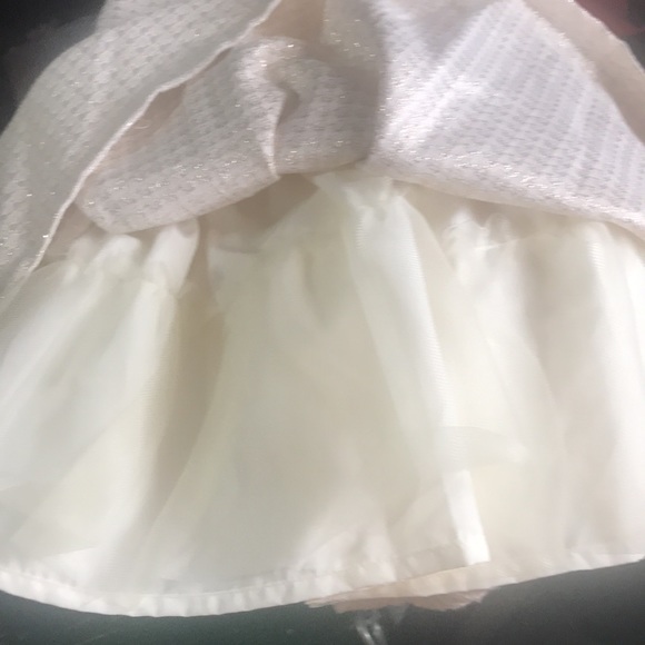 Carters baby girls Beautiful gold dress . - Picture 4 of 8